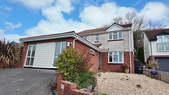 4 Bedroom Detached House For Sale In Falkland Drive, Kingsteignton, Newton Abbot, TQ12