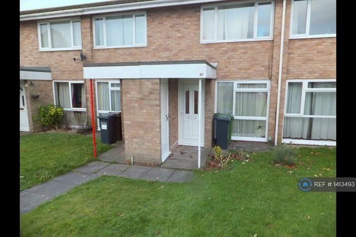 2 Bedroom Maisonette To Rent In Mitford Drive, Solihull, B92