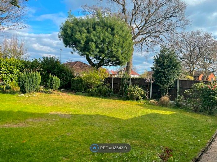 4 Bedroom Bungalow To Rent In Green Acres, Wolverhampton, WV6