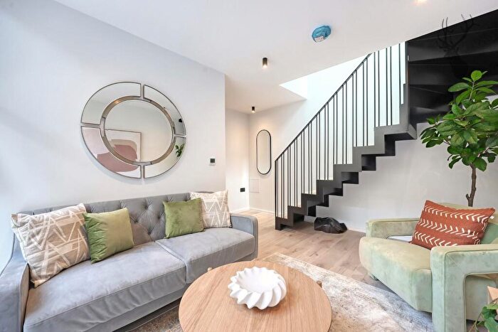 1 Bedroom Duplex For Sale In The Coach Yard, Balmoral Road, London, E10