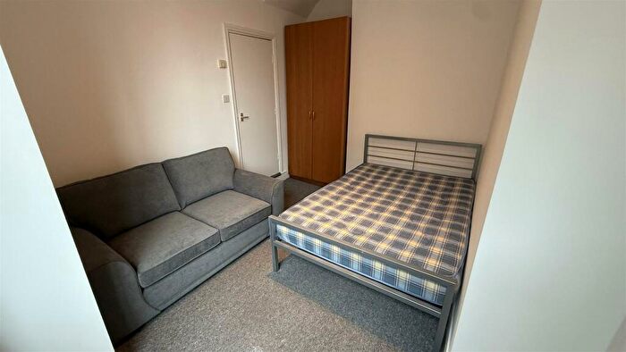 Studio To Rent In Church Road, Urmston, M41