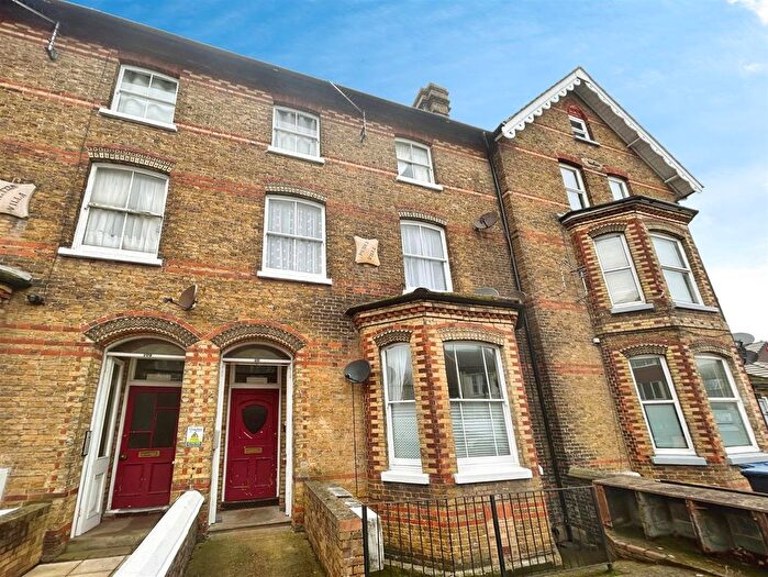 2 Bedroom Flat To Rent In Station Road, Herne Bay, CT6