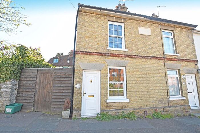 2 Bedroom Cottage To Rent In South Street, Maidstone, ME16