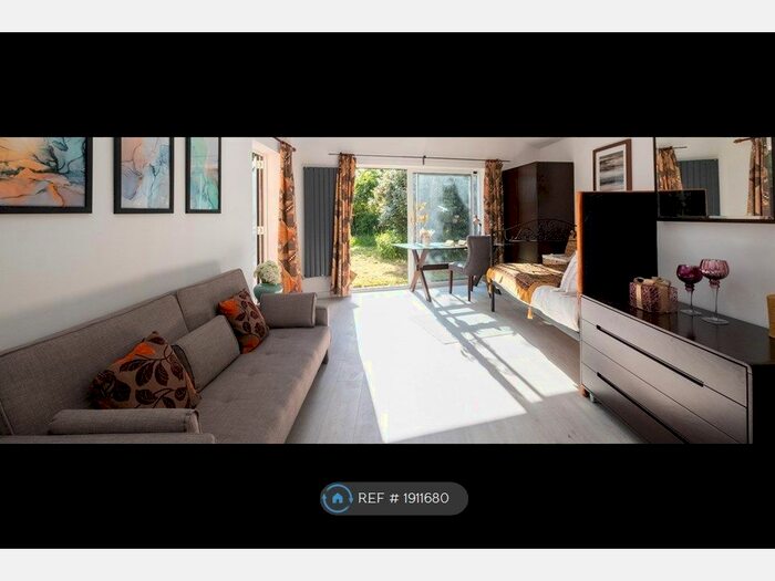 Studio To Rent In Macfarlane Close, Impington, Cambridge, CB24