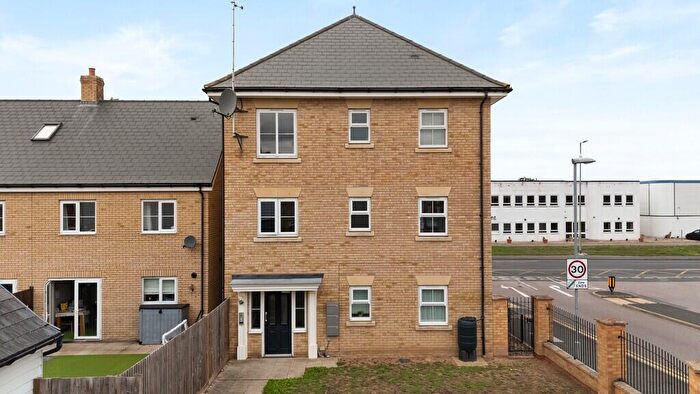 2 Bedroom Apartment To Rent In Lancaster Approach, CO4