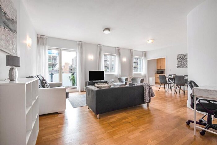 3 Bedroom Flat To Rent In Artichoke Hill, London, E1W