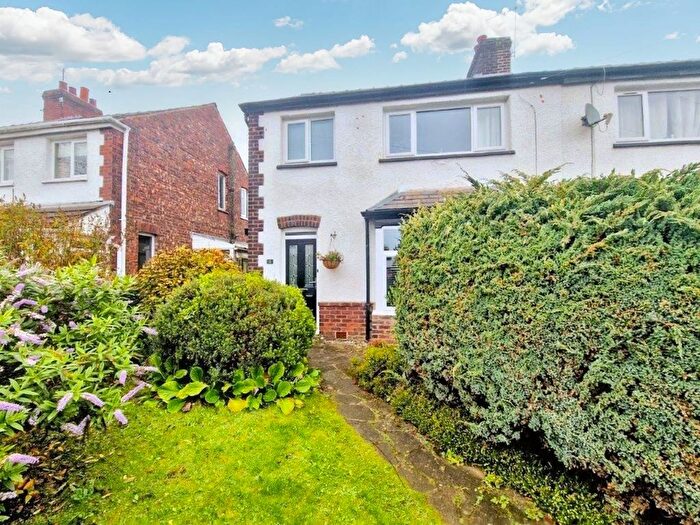 3 Bedroom Semi-Detached House To Rent In Lilac Grove, Prestwich, M25