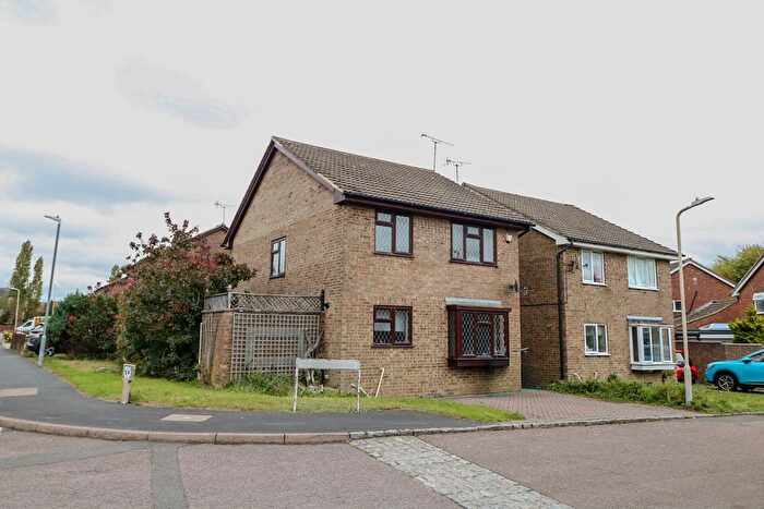 4 Bedroom Detached House To Rent In Chestnut Close, Ashford, TN23