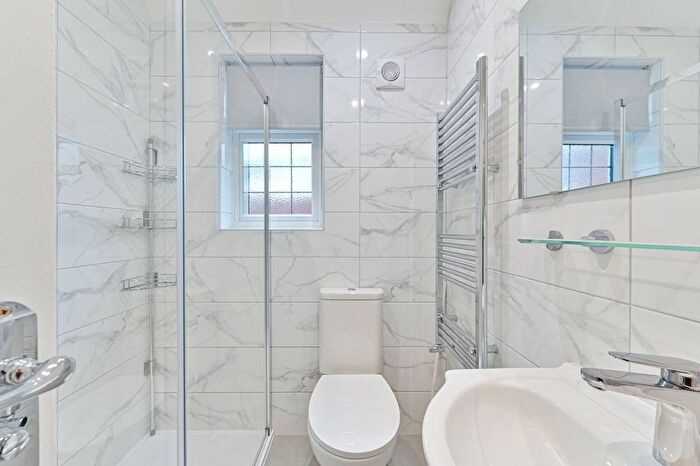 3 Bedroom Bungalow For Sale In Ingram Road, Upper Norwood, Thornton Heath, CR7