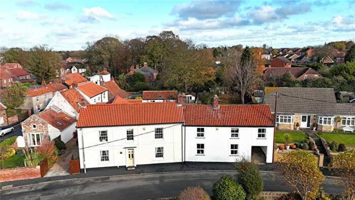 3 Bedroom Semi Detached House For Sale In Green Lane, Barrow-upon-Humber, Lincolnshire, DN19