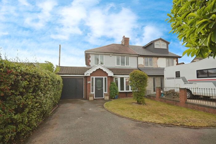 3 Bedroom Semi-Detached House For Sale In Leeming Lane North, Mansfield Woodhouse, Mansfield, Nottinghamshire, NG19