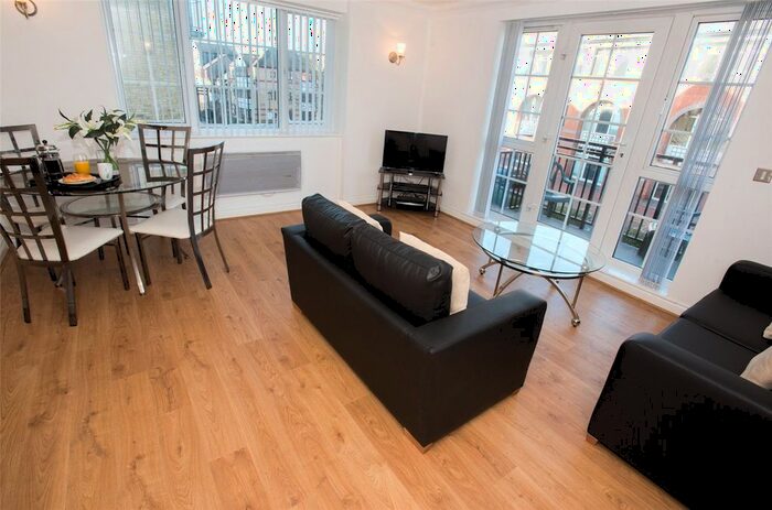 2 Bedroom Flat To Rent In Riverside House, Fobney Street, Reading, Berkshire, RG1