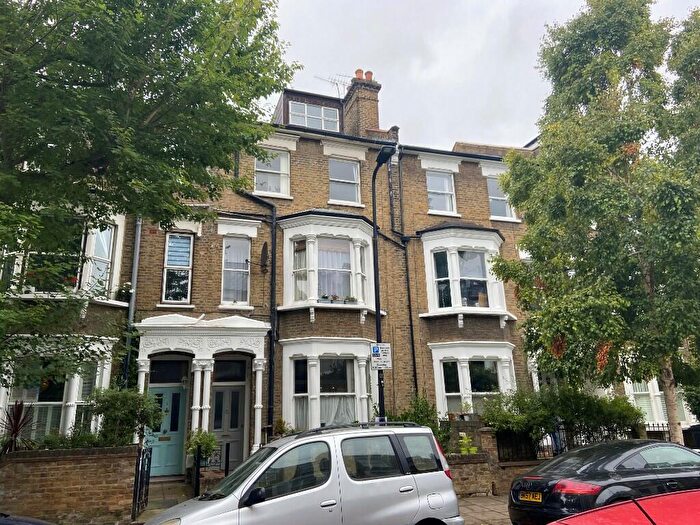 3 Bedroom Flat To Rent In Shirlock Road, London, NW3