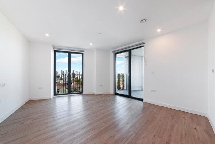 1 Bedroom Apartment To Rent In Plaistow Road, London, E13