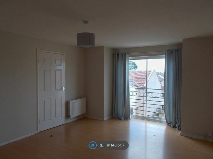 2 Bedroom Flat To Rent In Niddrie Marischal Place, Edinburgh, EH16