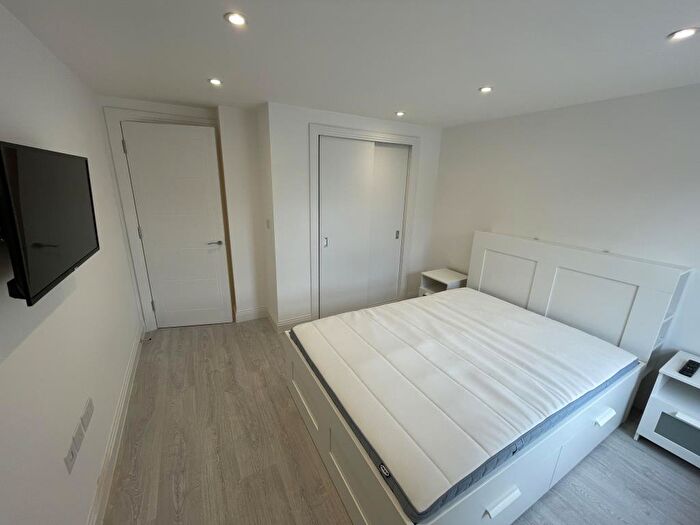 1 Bedroom Flat To Rent In Bridge Street, Caversham, RG4