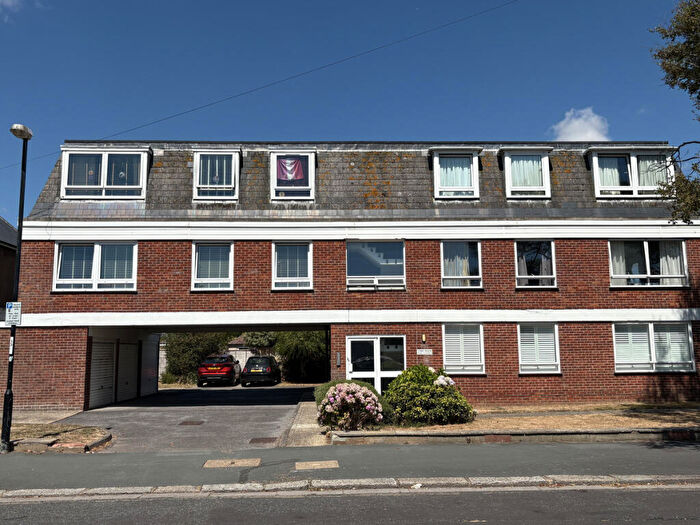 2 Bedroom Apartment To Rent In Church Walk, Worthing, BN11