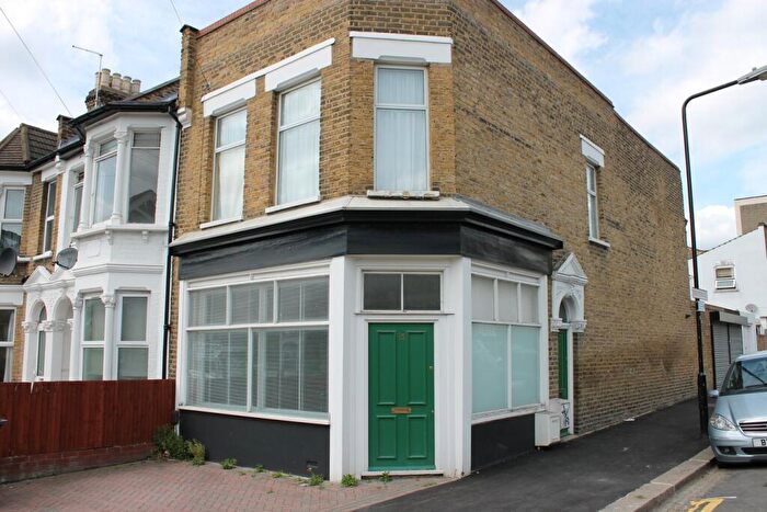 1 Bedroom Flat To Rent In Grove Road, Walthamstow, E17