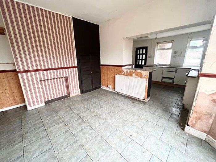 6 Bedroom End Of Terrace House For Sale In John Street, Brierley Hill, DY5