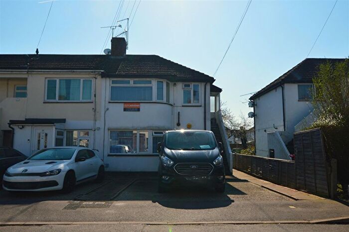 1 Bedroom Maisonette To Rent In Wiltshire Avenue, Farnham Royal, Slough, SL2