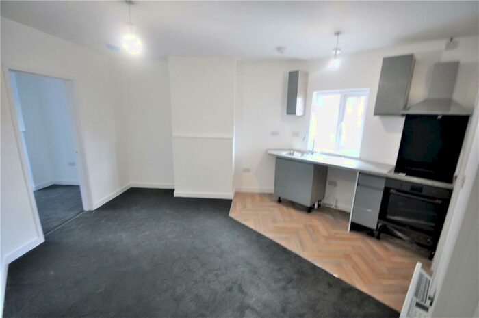 1 Bedroom Apartment To Rent In Cricklade Road, Swindon, SN2