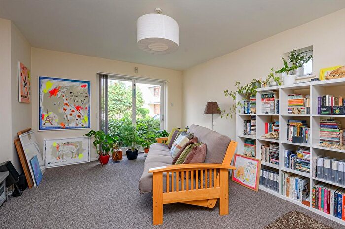 2 Bedroom Flat For Sale In Lowther Court, The Groves, York, YO31