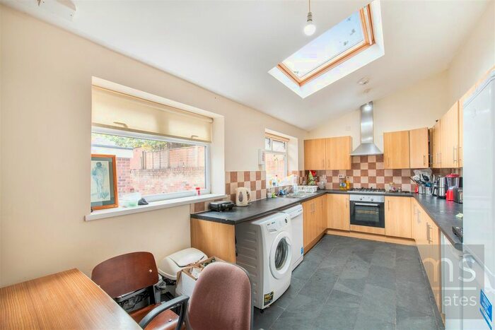 7 Bedroom End Of Terrace House To Rent In Derby Grove, Lenton, Nottingham, NG7