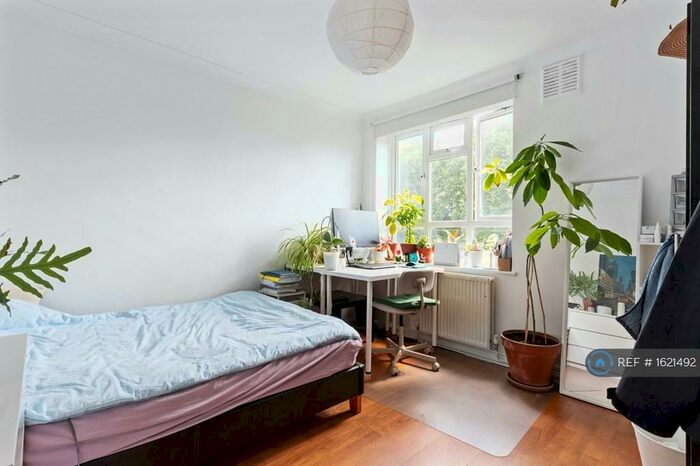 2 Bedroom Flat To Rent In Touchard House, London, N1