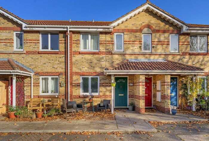 1 Bedroom Flat To Rent In Mountbatten Gardens, Beckenham BR3