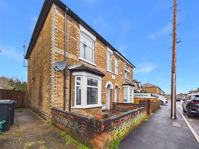 3 Bedroom Semi Detached House To Rent In Edgar Road, West Drayton, UB7