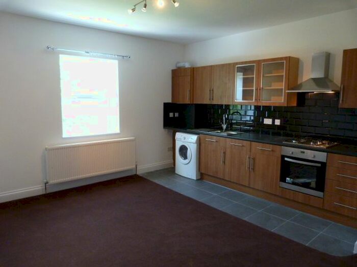 2 Bedroom Flat To Rent In Elmers End Road, London, SE20