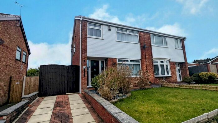 3 Bedroom Semi-Detached House For Sale In Ambergate, Skelmersdale, Lancashire, WN8