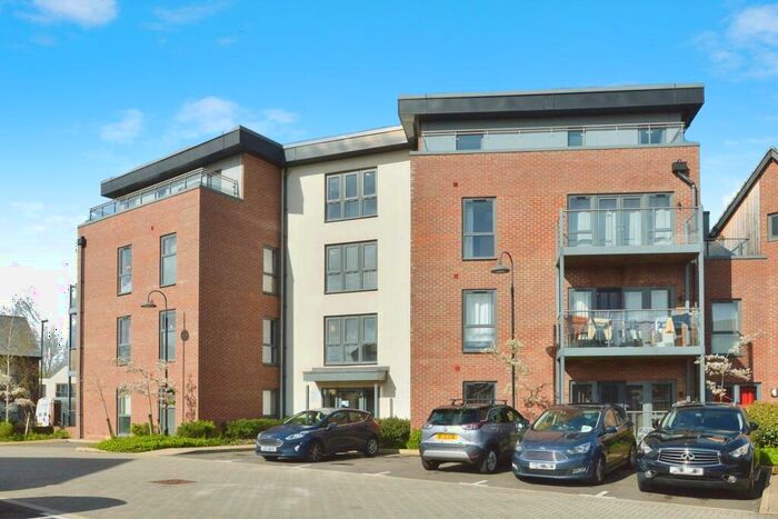 2 Bedroom Apartment To Rent In Harvard Way, Oakgrove, MK10