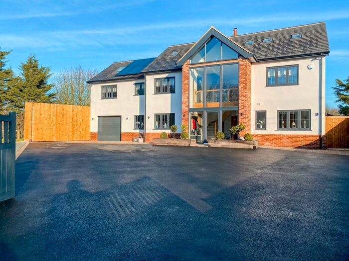 6 Bedroom Detached House For Sale In Silver Street, Besthorpe, NR17