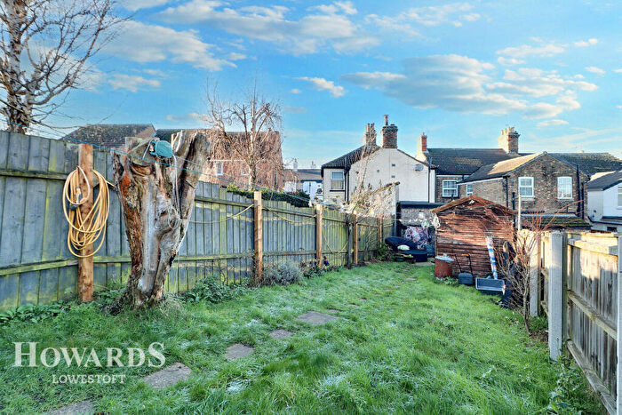 2 Bedroom Semi-Detached House For Sale In Commodore Road, Lowestoft, NR32