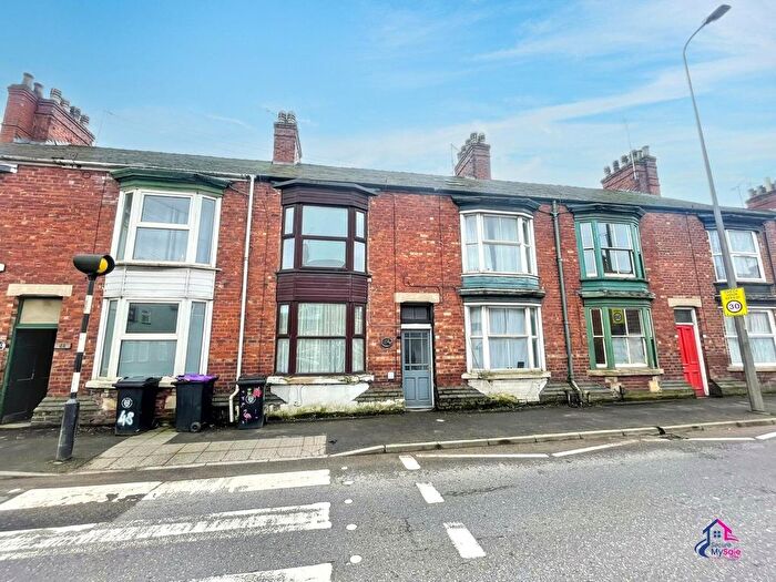 3 Bedroom Terraced House For Sale In Bridge End Road, Grantham, NG31