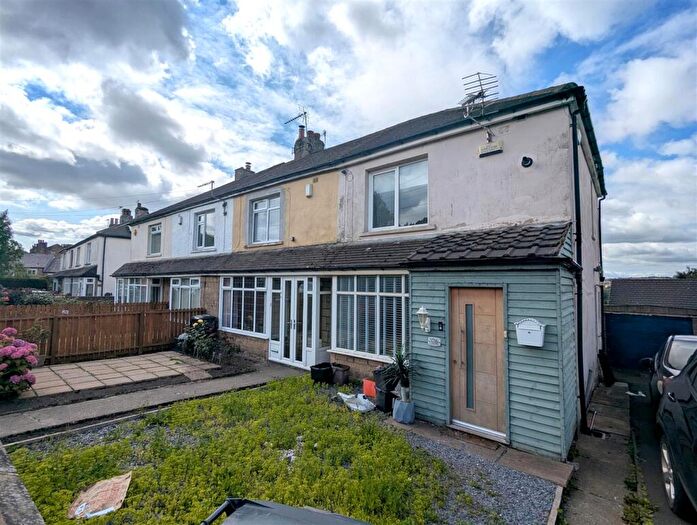 2 Bedroom End Of Terrace House For Sale In Claremount Road, Halifax, HX3