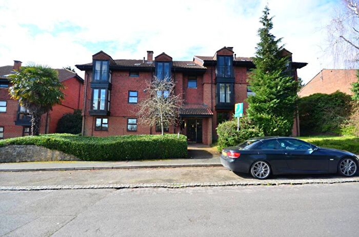 1 Bedroom Flat To Rent In Midhope Road, Mount Hermon, Woking, GU22