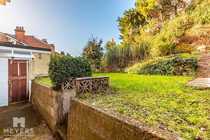 2 Bedroom Flat For Sale In Boscombe, Bournemouth, BH5