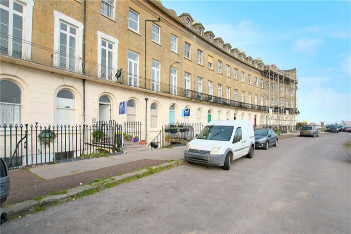 1 Bedroom Apartment To Rent In Sea Front, Hayling Island, PO11