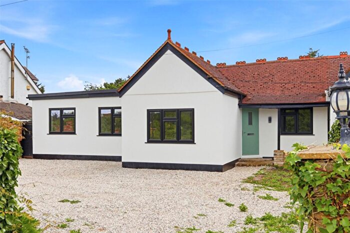 4 Bedroom Semi-Detached House For Sale In Upper Park Road, Wickford, Essex, SS12