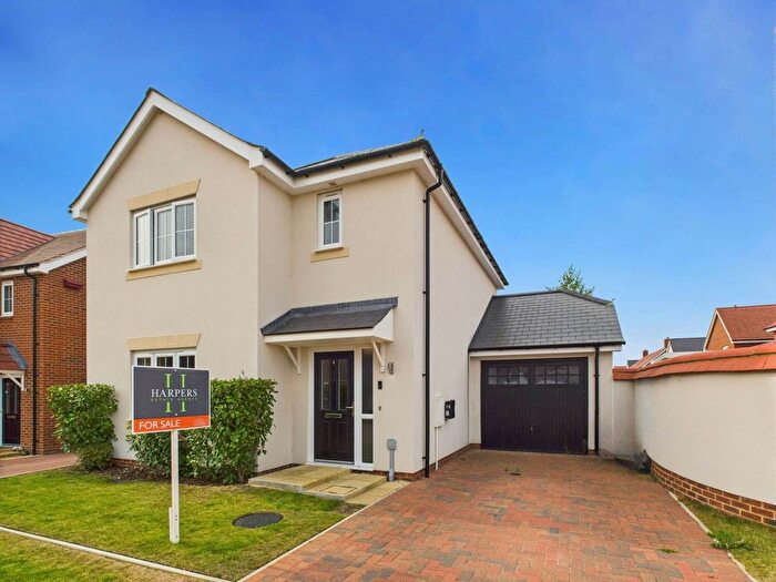 3 Bedroom Detached House For Sale In Hedgehog Way, Haddenham, HP17