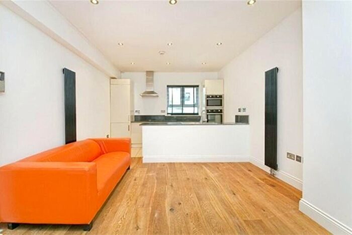 4 Bedroom Flat To Rent In Camden Street, Camden Town, London, NW1