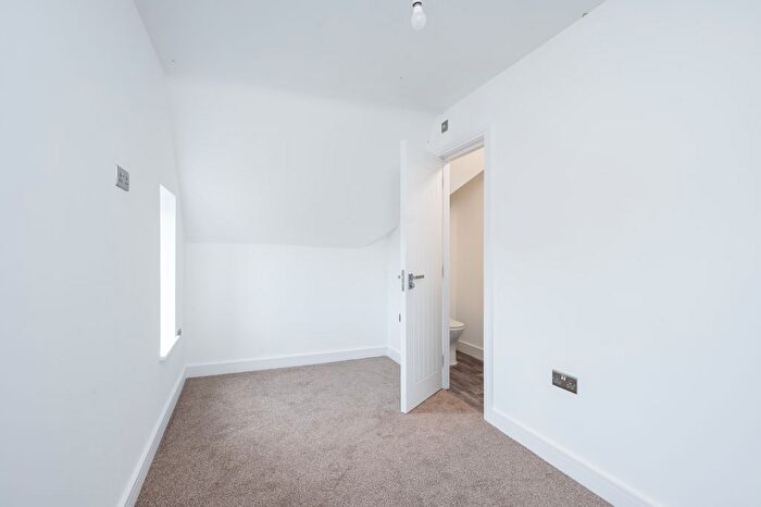 3 Bedroom End Of Terrace House For Sale In Main Street, Escrick, York, YO19
