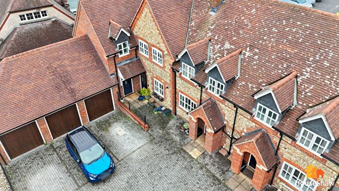 2 Bedroom Flat For Sale In Fullers Hill, Chesham, HP5