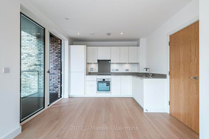 1 Bedroom Flat To Rent In Cherry Orchard Road, Croydon, CR0