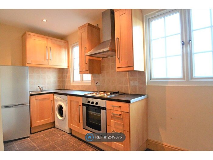 2 Bedroom Flat To Rent In Brantford Street, Leeds, LS7