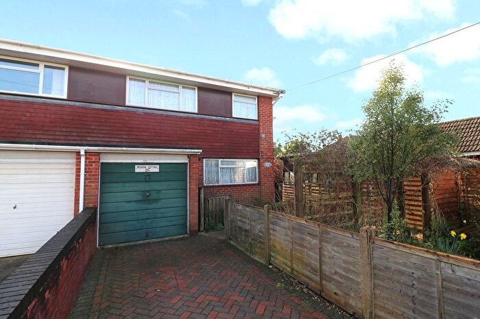 3 Bedroom Semi Detached House For Sale In Seaview Estate, Netley Abbey, SO31