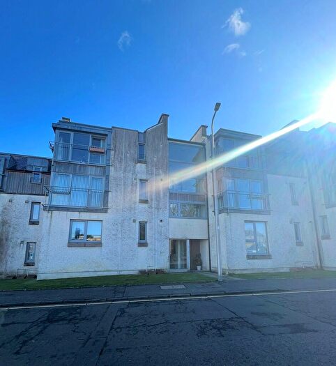 2 Bedroom Apartment To Rent In Mid Street, Church View, EH48