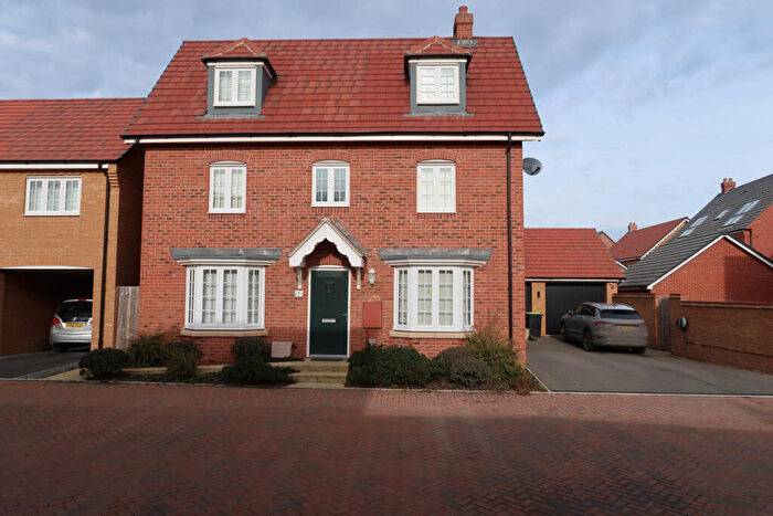 4 Bedroom Detached House To Rent In Croxden Gardens, Bedford, MK40